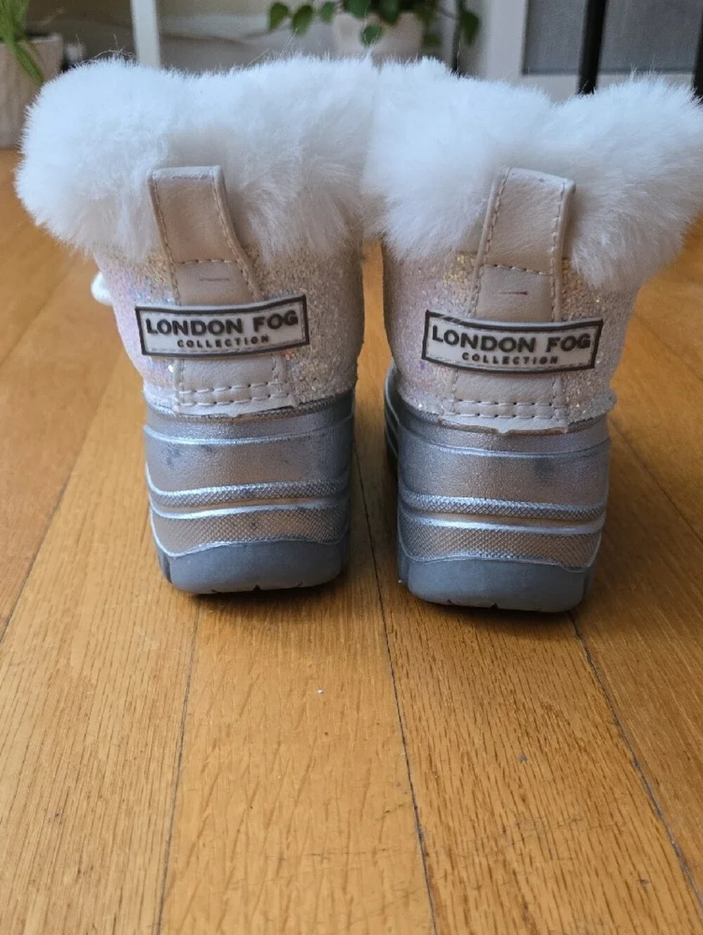 London Fog Girls' Silver Glitter Snow Boots with White Faux Fur